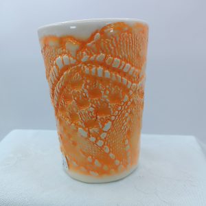 Mug orange avec dentelle raffinée
