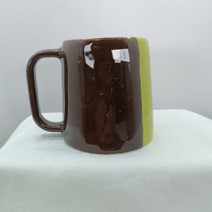 Mug en céramique vert pistache et marron