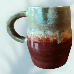 Mug marron vert avec effets